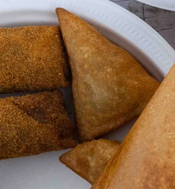Samosas and crumb-fried rolls, Sri Lankan short eats